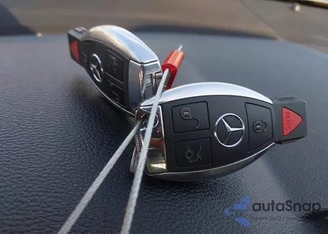 2013 Mercedes-Benz E 350 из США, поврежденный, VIN WDDHF5KB5DA681887